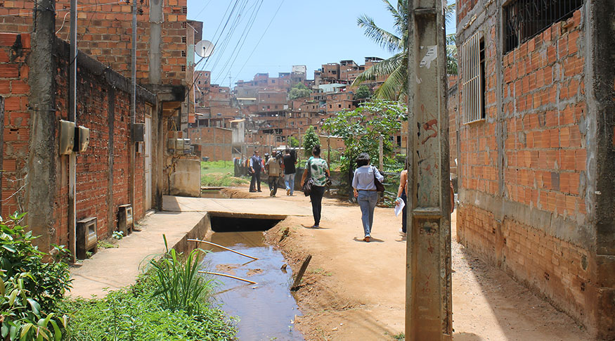 Proposta de saneamento básico descentralizado em favelas é destaque em desafio internacional