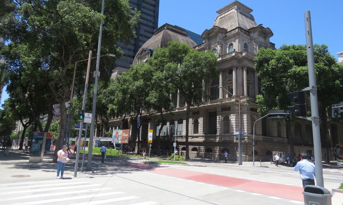 Museu Nacional de Belas Artes comemora seus 84 anos com vídeos