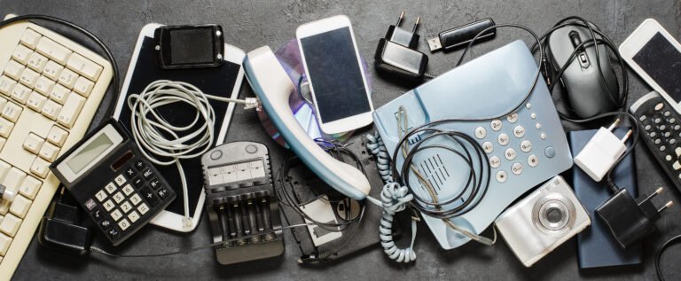 Condomínio: um modo de descartar celulares quebrados, notebooks e todo lixo eletrônico