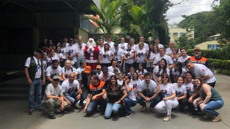 Presentes de Natal chegam mais cedo para crianças do Instituto Jô Clemente, a antiga Apae