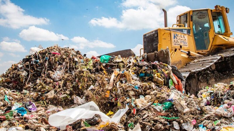 ONU alerta que a humanidade age como se o planeta Terra fosse uma imensa lixeira