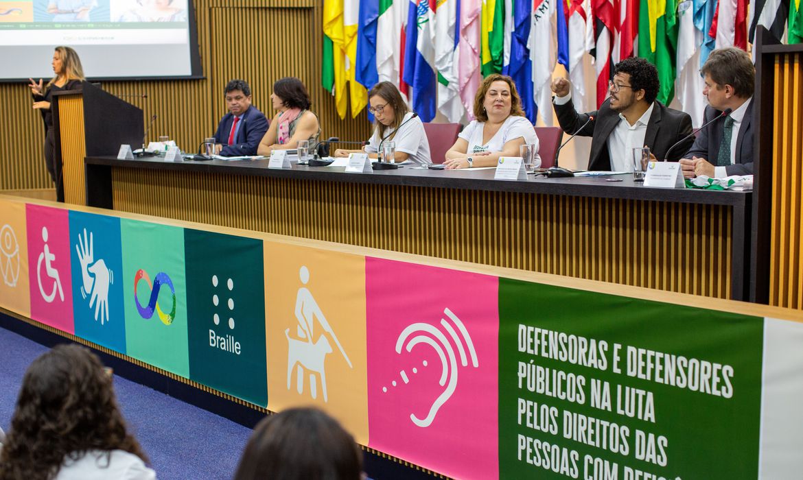 Defensores públicos lançam campanha nacional pelos direitos das pessoas com deficiência