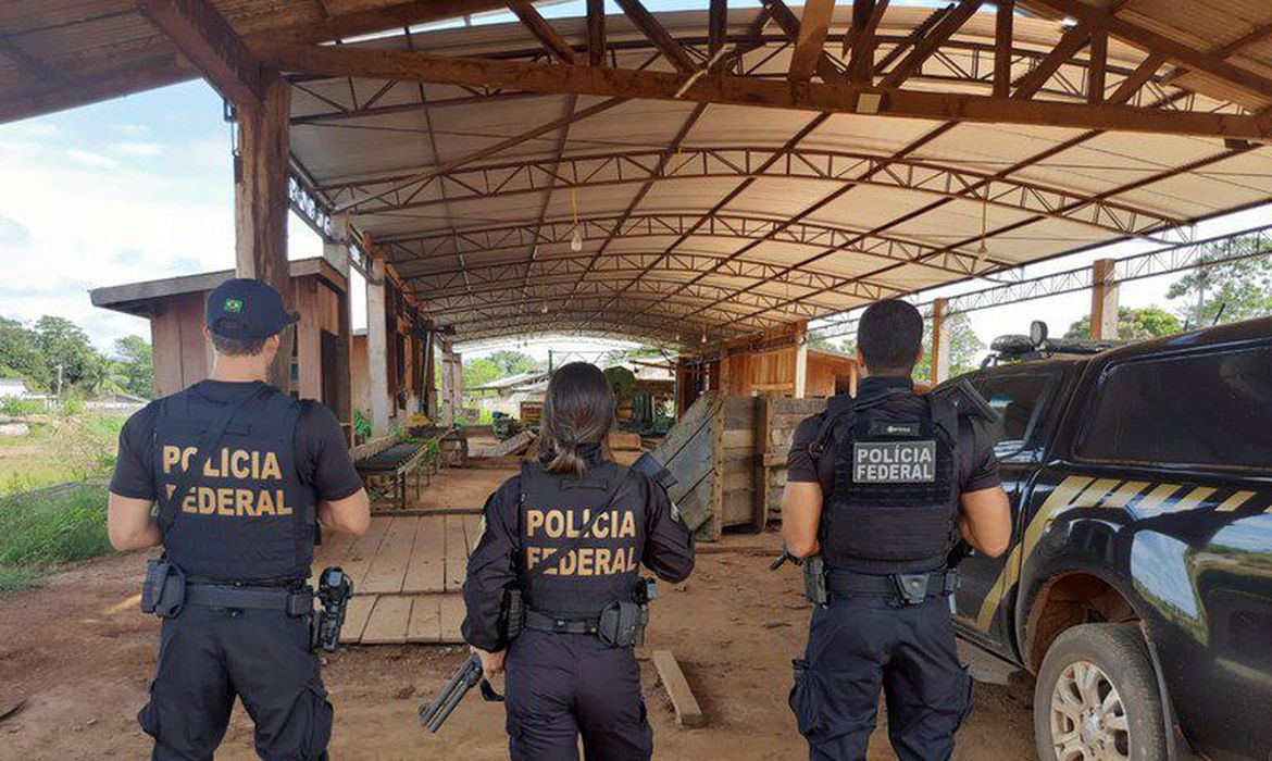 Agentes da PF, Funai e Ibama iniciam operação contra invasão de terra indígena em Rondônia