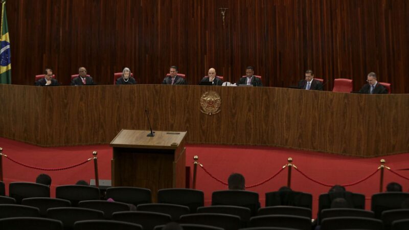 Tribunal Superior Eleitoral torna ex-presidente Bolsonaro inelegível por 8 anos