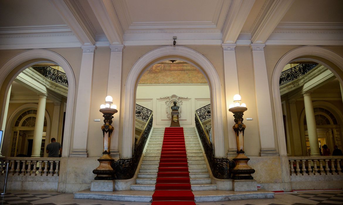 Palácio Pedro Ernesto, na cidade do Rio de Janeiro, completa 100 anos de história