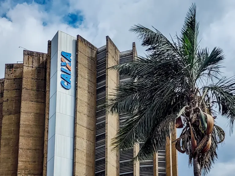 Caixa está bloqueando contas bancárias e só as libera com decisão judicial