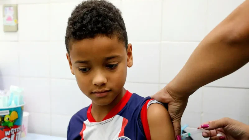 Ministério da Saúde vai enviar vacina da dengue para mais 154 municípios do Brasil