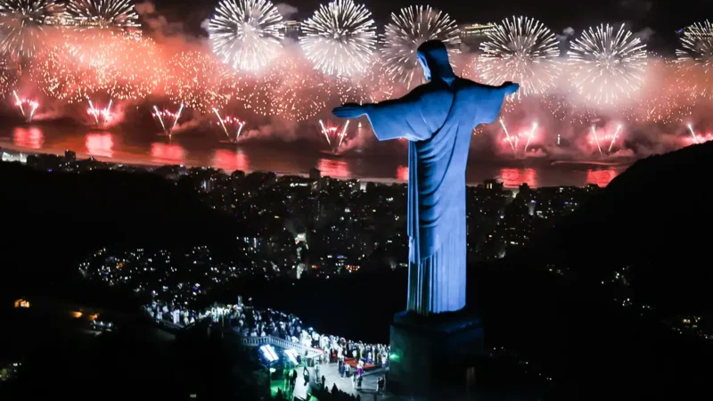 Fim de ano: exposição ao som excessivo pode causar perda auditiva, alertam especialistas