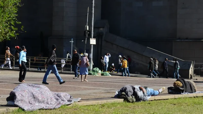 Número de pessoas vivendo em situação de rua no Brasil aumentou cerca de 25% em 2024