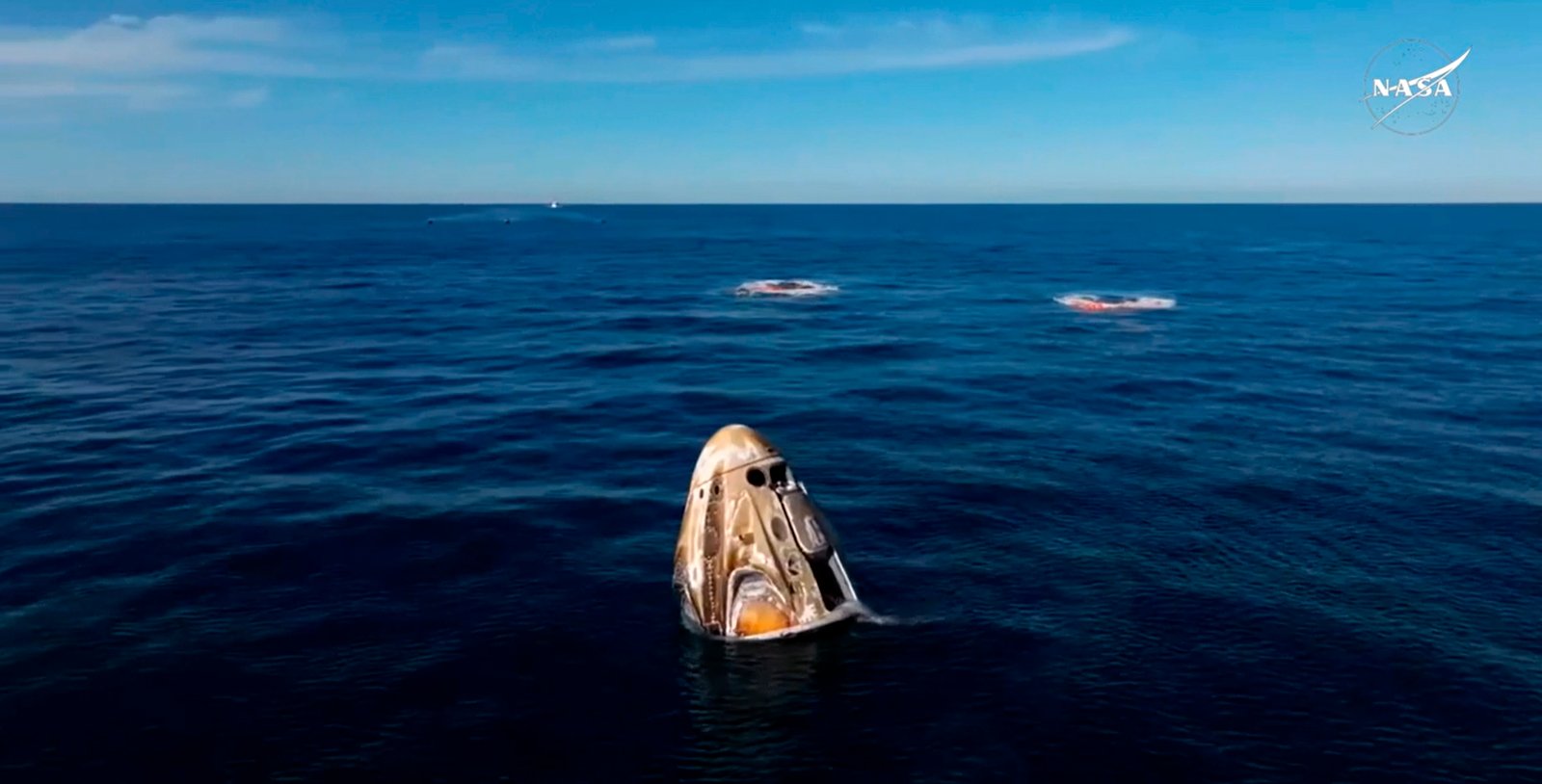 Astronautas da nona tripulação comercial da NASA retornam à Terra após nove meses no espaço