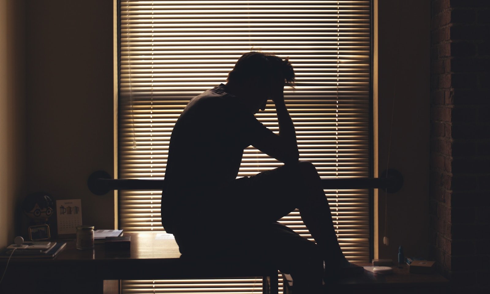 Uso da IA na Psicologia pode levar a respostas enganosas e potencialmente prejudiciais, alerta Conselho