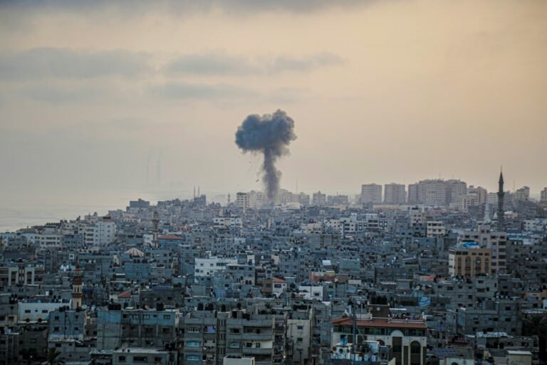 Israel acusa Hamas de violar cessar-fogo e reata ataques à Faixa de Gaza; comunidade internacional reage e civis sentem impactos