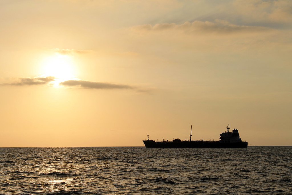 Forças dos EUA interceptam navio com petróleo venezuelano. Caracas e aliados falam em ato de pirataria