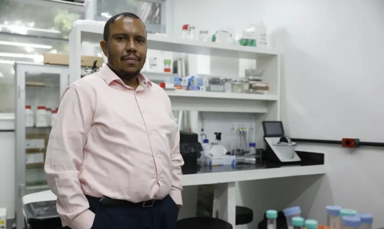 Alzheimer. Neurocientista brasileiro da UFRJ vence prêmio internacional por pesquisas pioneiras