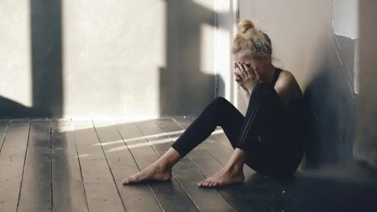 Quando a guerra entra na cabeça: a saúde mental dos jovens e as lições que vêm do Irã