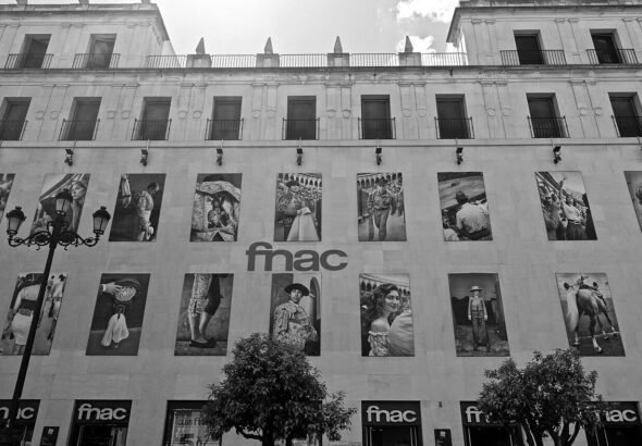 Comissão Europeia aprova compra da Fnac por grupo tcheco e reacende debate sobre o futuro das livrarias