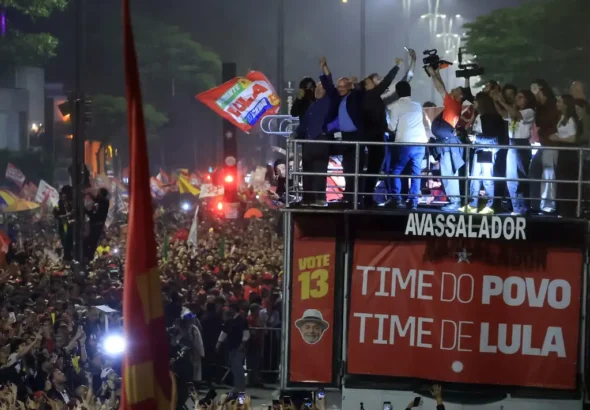 Lula inicia quarto mandato com possível contestação judicial do resultado e queda da Bolsa